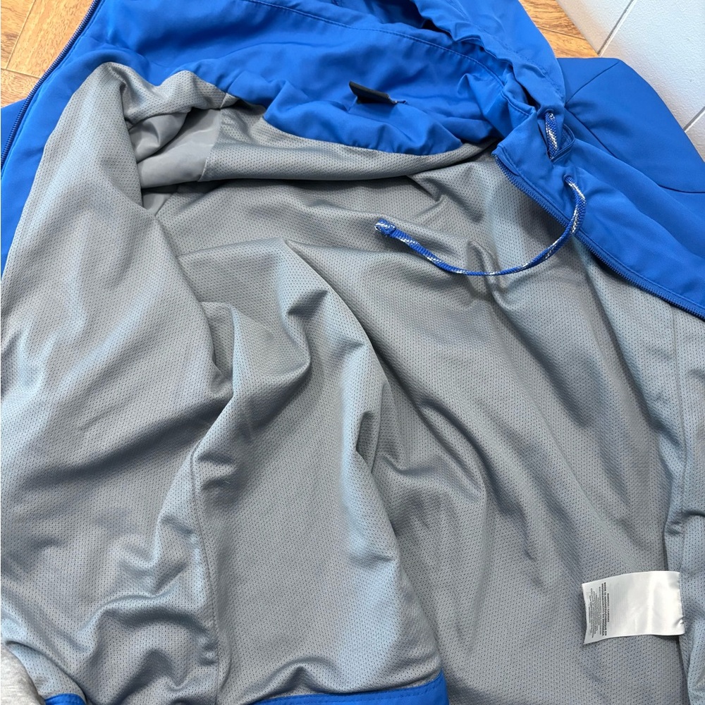 Nike Blue and Red Lightweight Jacket - Picture 9 of 9